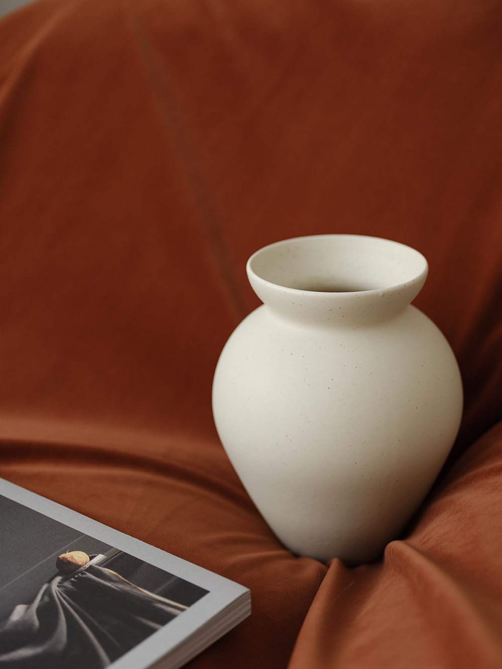 Retro Flower Vase in Coffee Tea Glaze