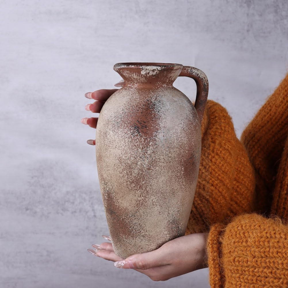 Rustic Farmhouse Vase with Vintage Terracotta Design