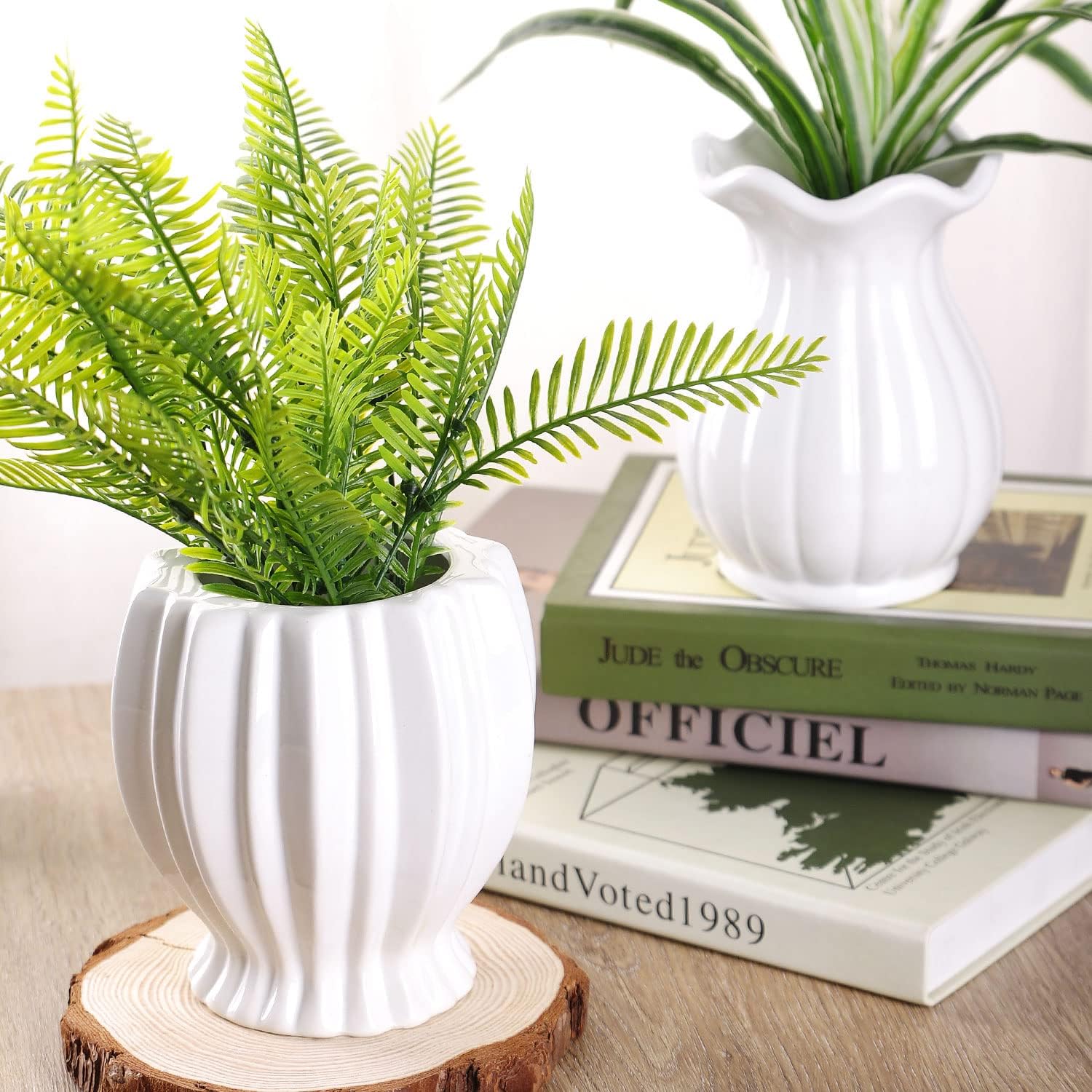 VanEnjoy 6 Inch Modern Ribbed White Ceramic Vase