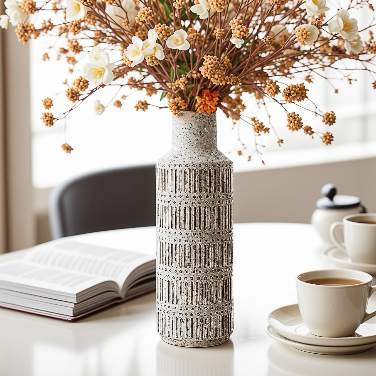 LIZOFER Rustic Ceramic Vase 1102 Inch Antique White