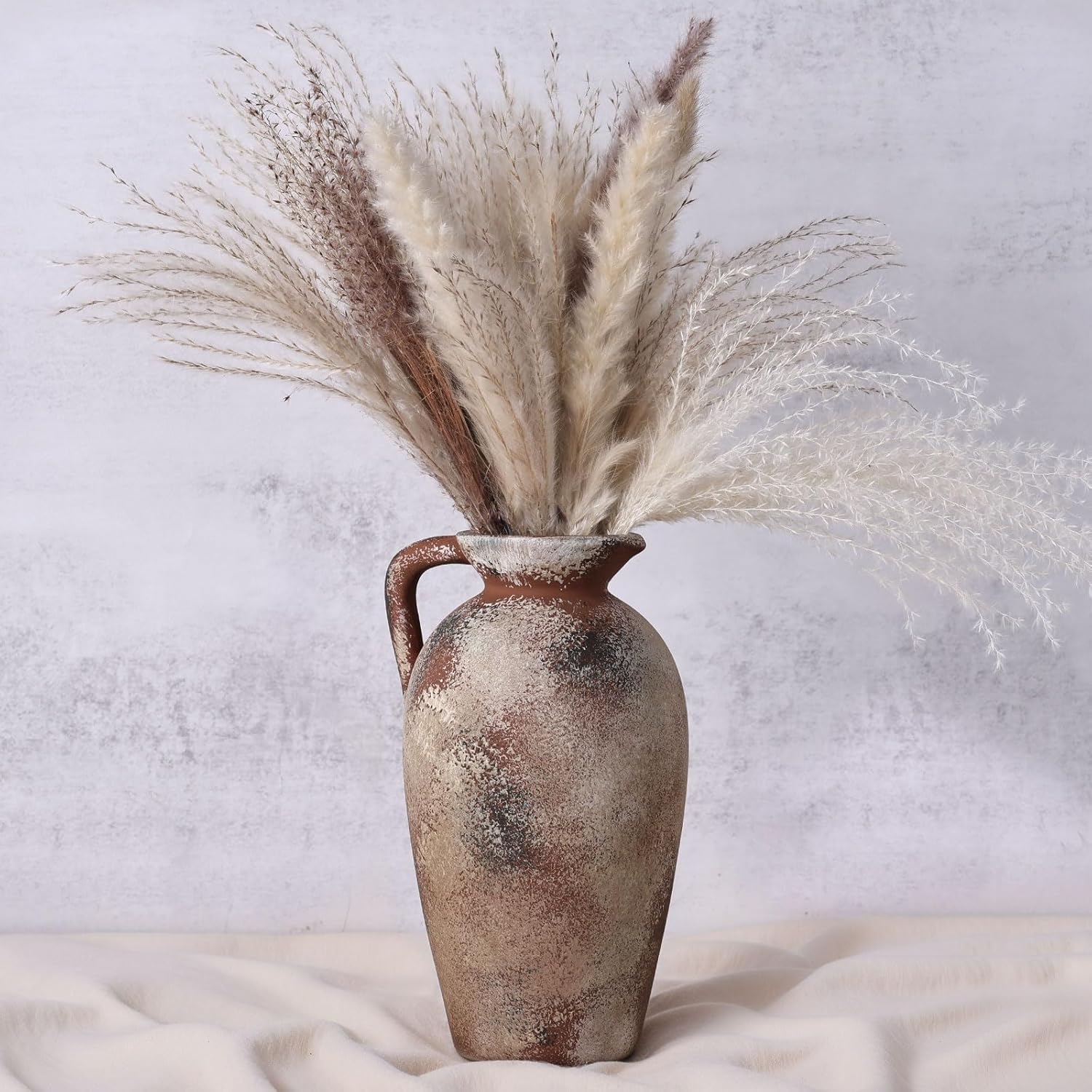 Rustic Farmhouse Vase with Vintage Terracotta Design