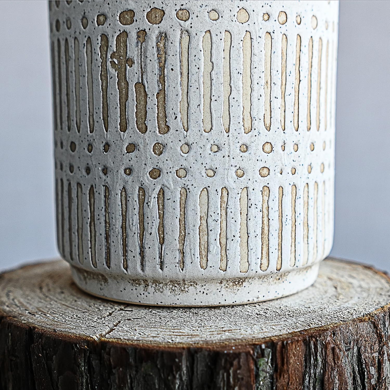 LIZOFER Rustic Ceramic Vase 1102 Inch Antique White